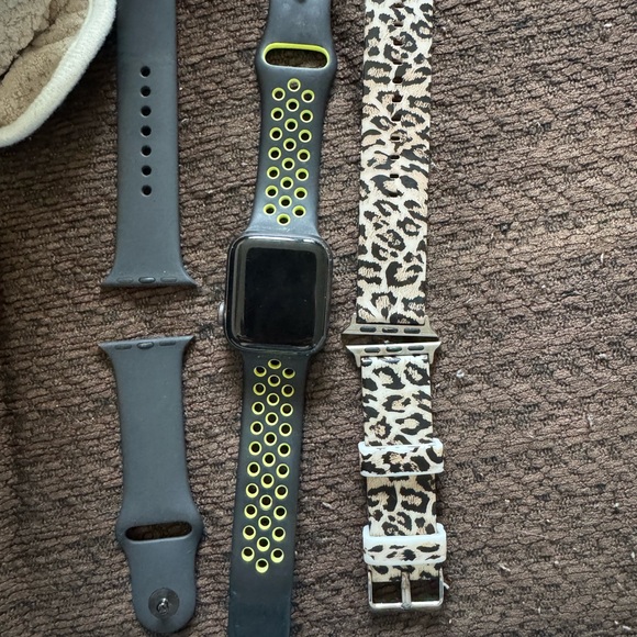 Series 6 AppleWatch - Picture 4 of 4